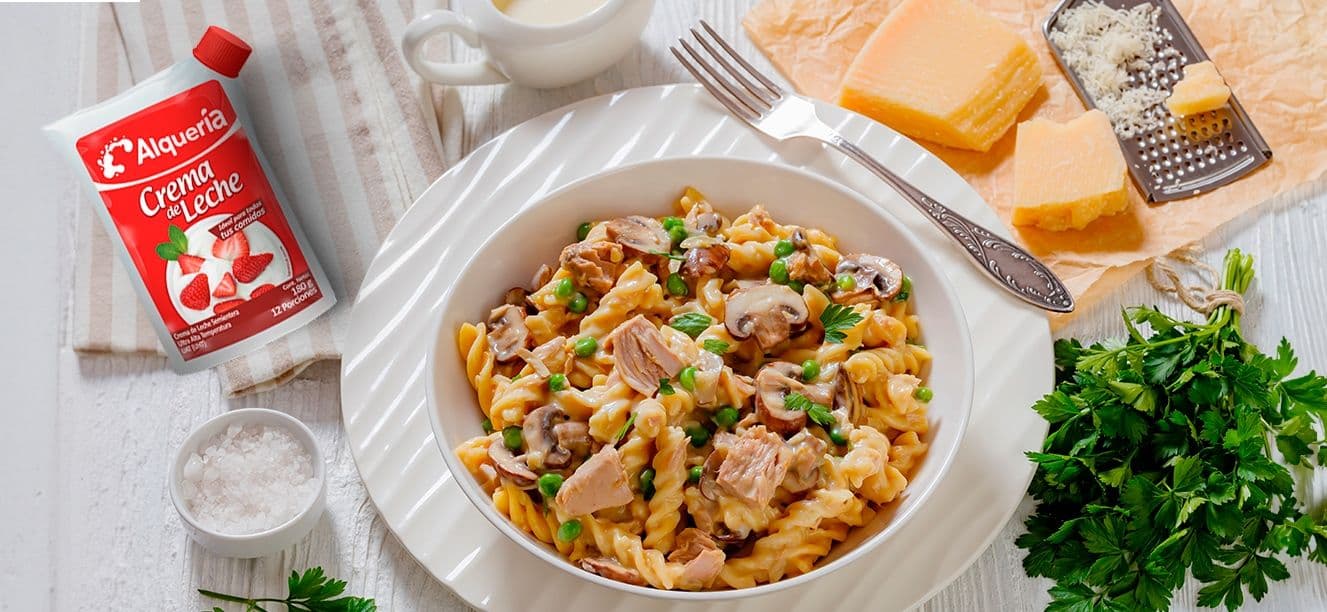 Pastas con Crema de leche Alquería y Atún