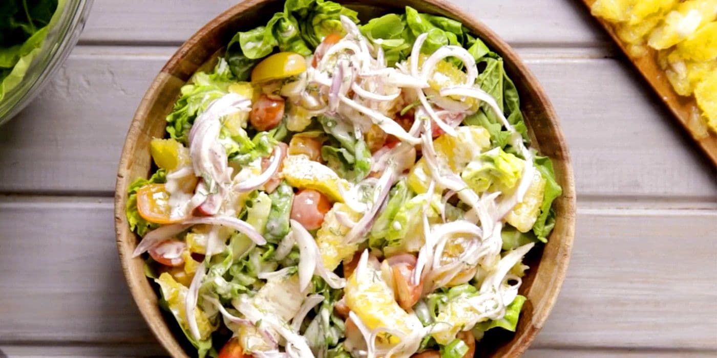 Ensalada de naranja con vinagreta blanca