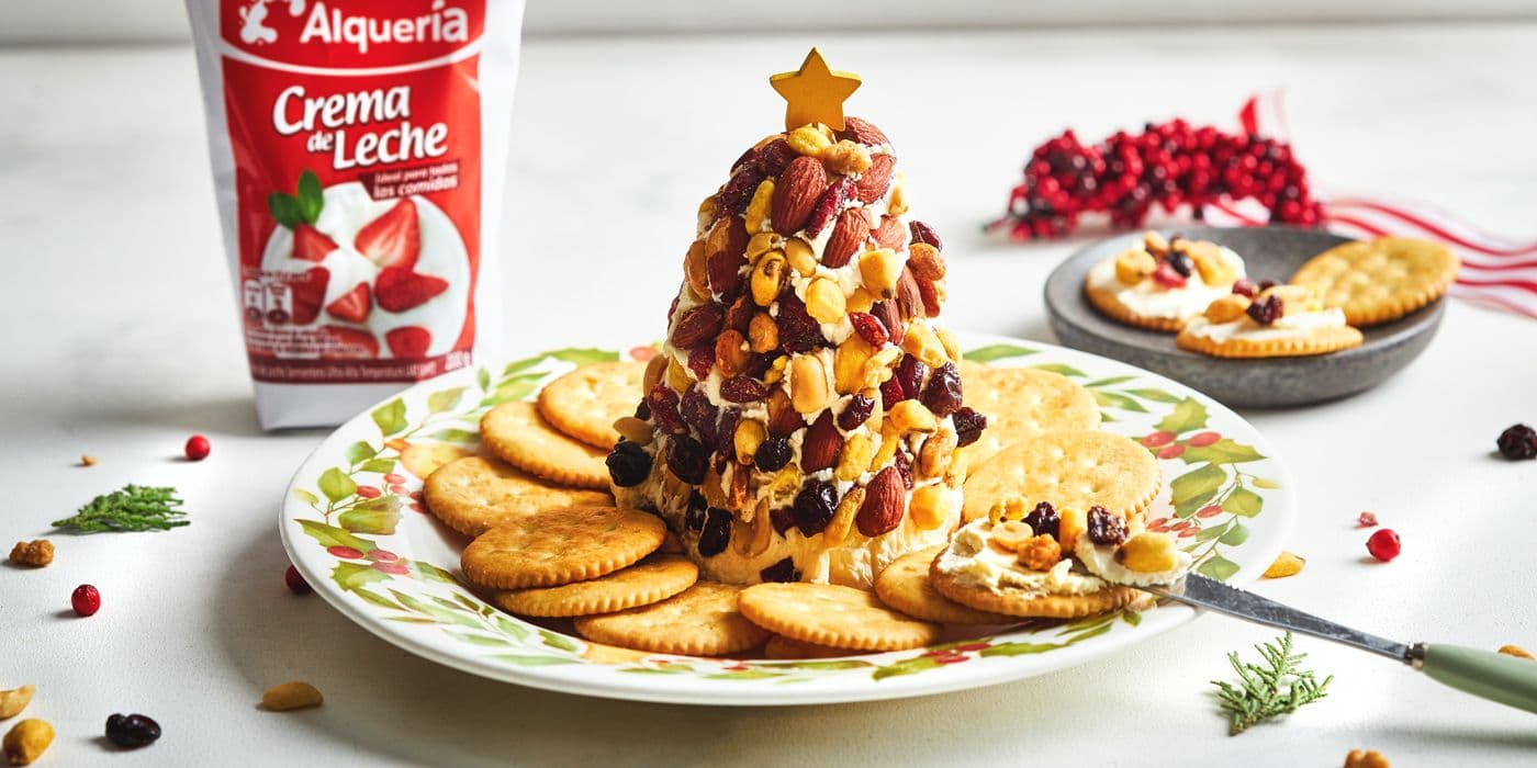 Árbol cremoso con galletas para la Cena navideña