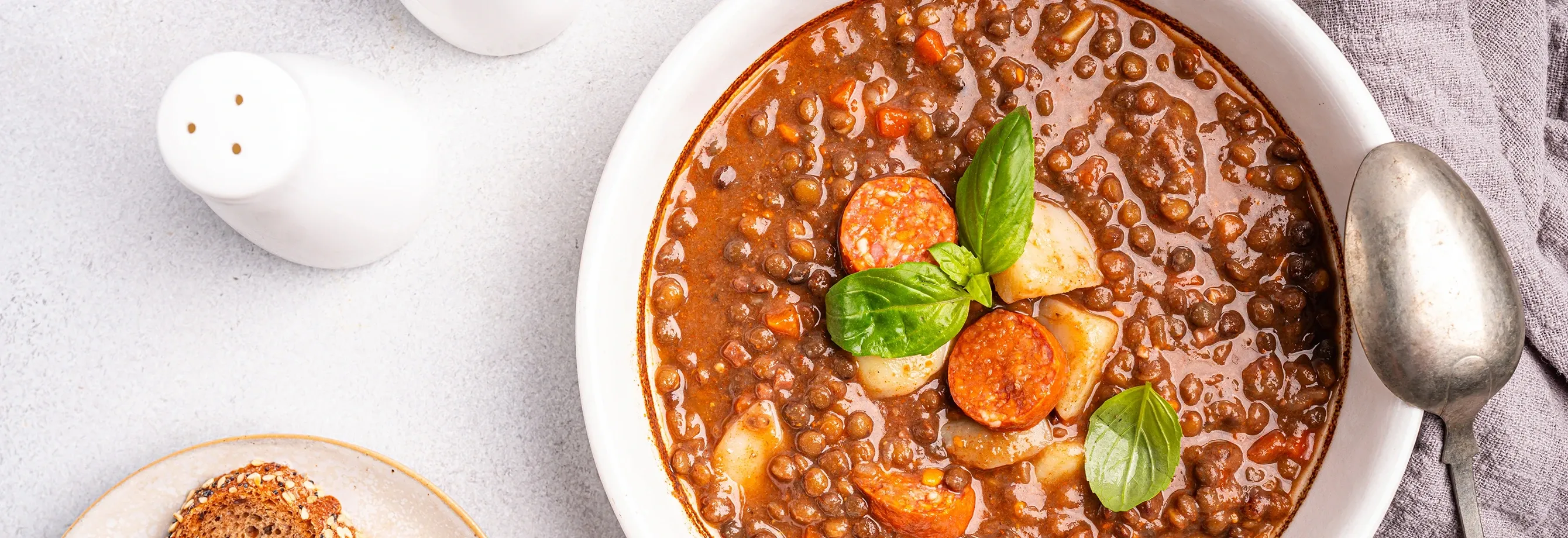 LENTEJAS CON SALCHICHAS