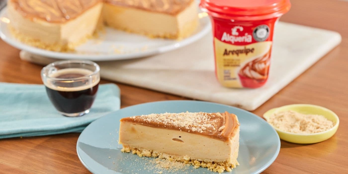 CHEESECAKE DE AREQUIPE CON BASE ACHIRAS
