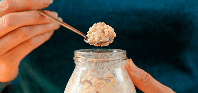 Avena con hojuelas y fruta