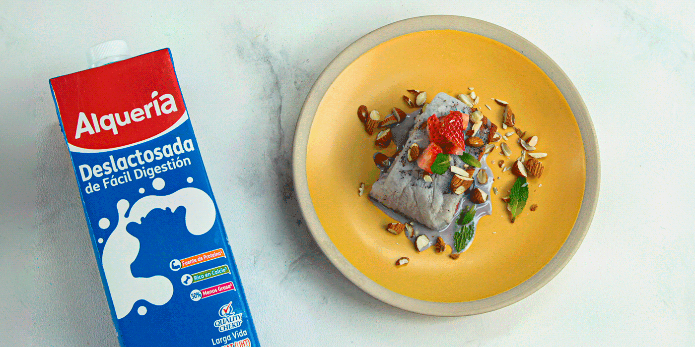 Barritas congeladas de frutas con Leche Alquería Deslactosada.