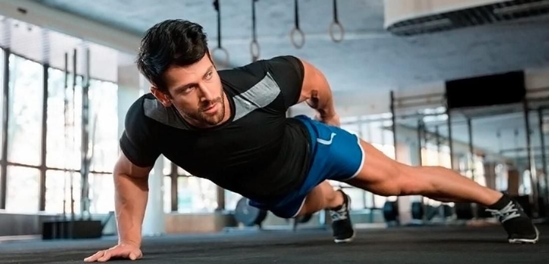 Hombre ejercitándose