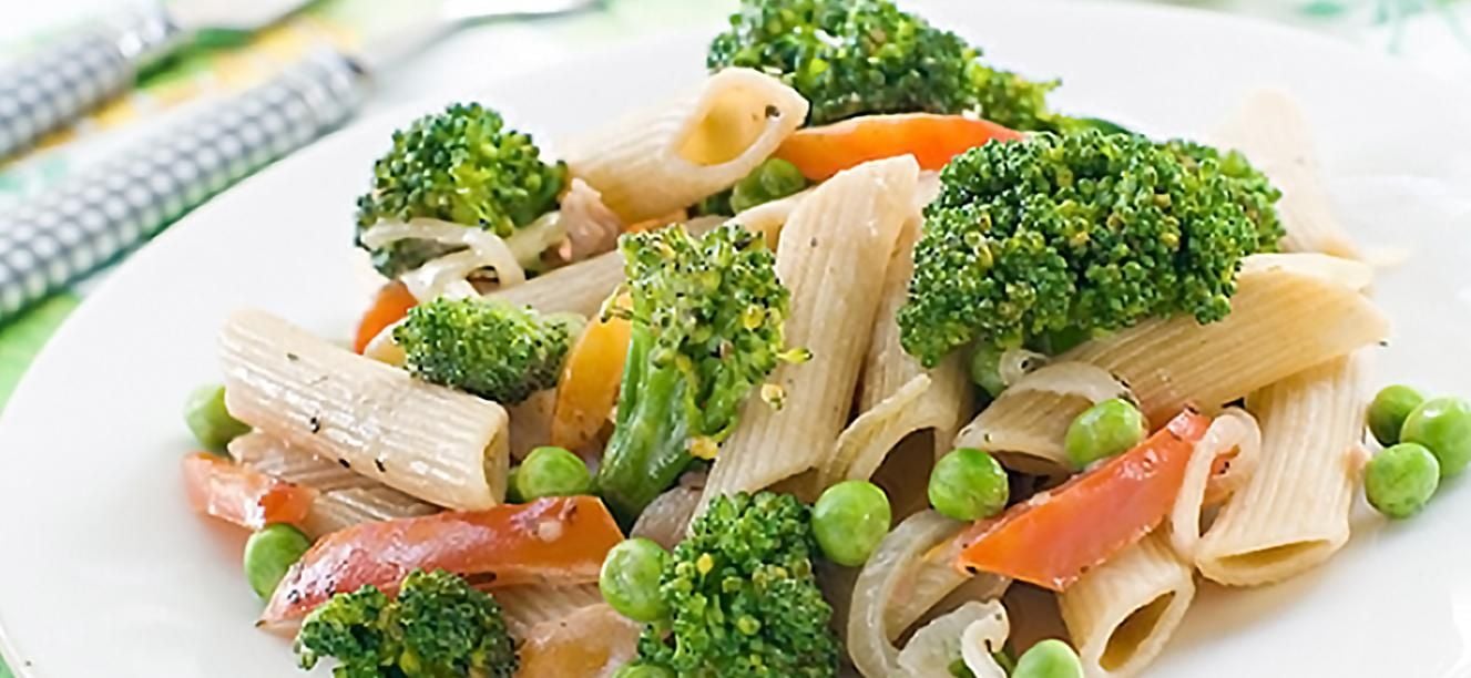 Pasta con crema y verduras