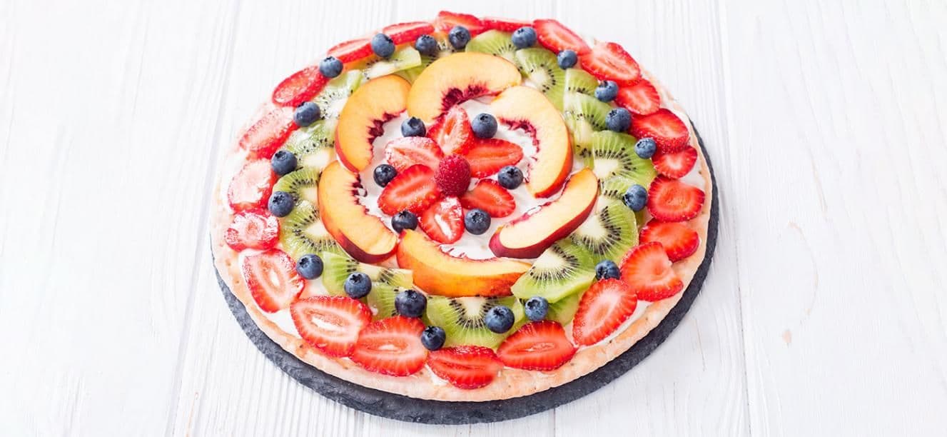 Pizza frutal con Crema de Leche Alquería