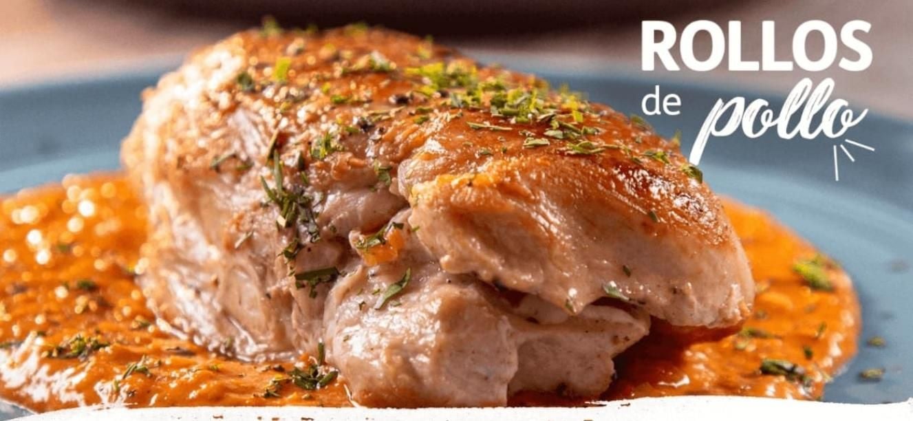 Rollos de pollo en salsa de pimientos rojos