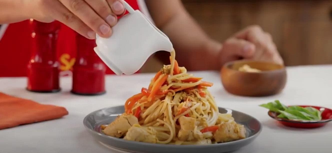 Spaghetti cremoso con pastas La Muñeca y Crema de Leche Alquería